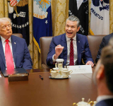 US lawmakers to force vote on war powers if Trump attacks Venezuela